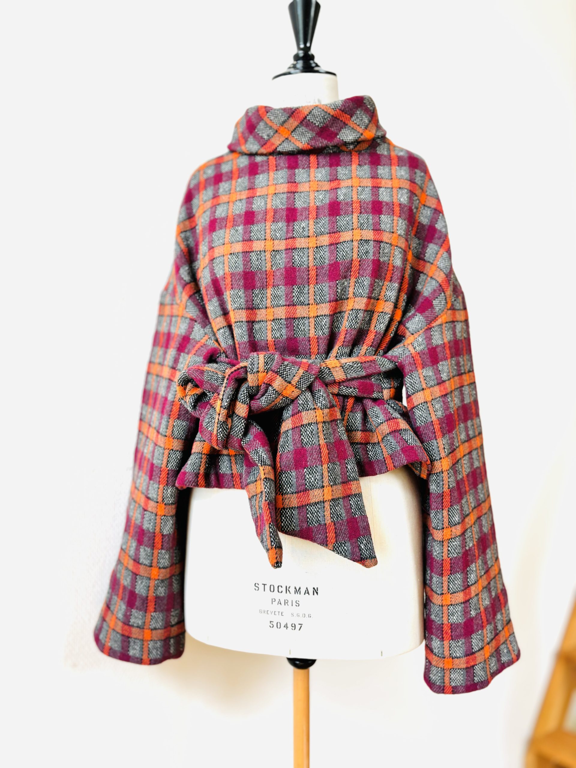 Blusão oversized com gola alta